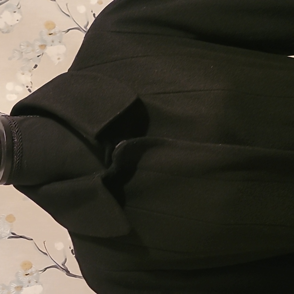 Via Coat - Picture 2 of 10